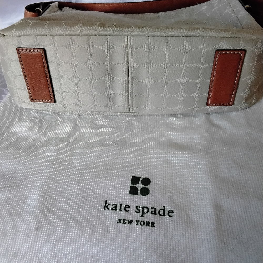Kate Spade Creamy Beige Canvas With Leather Trim Shoulder Bag - Picture 3 of 6